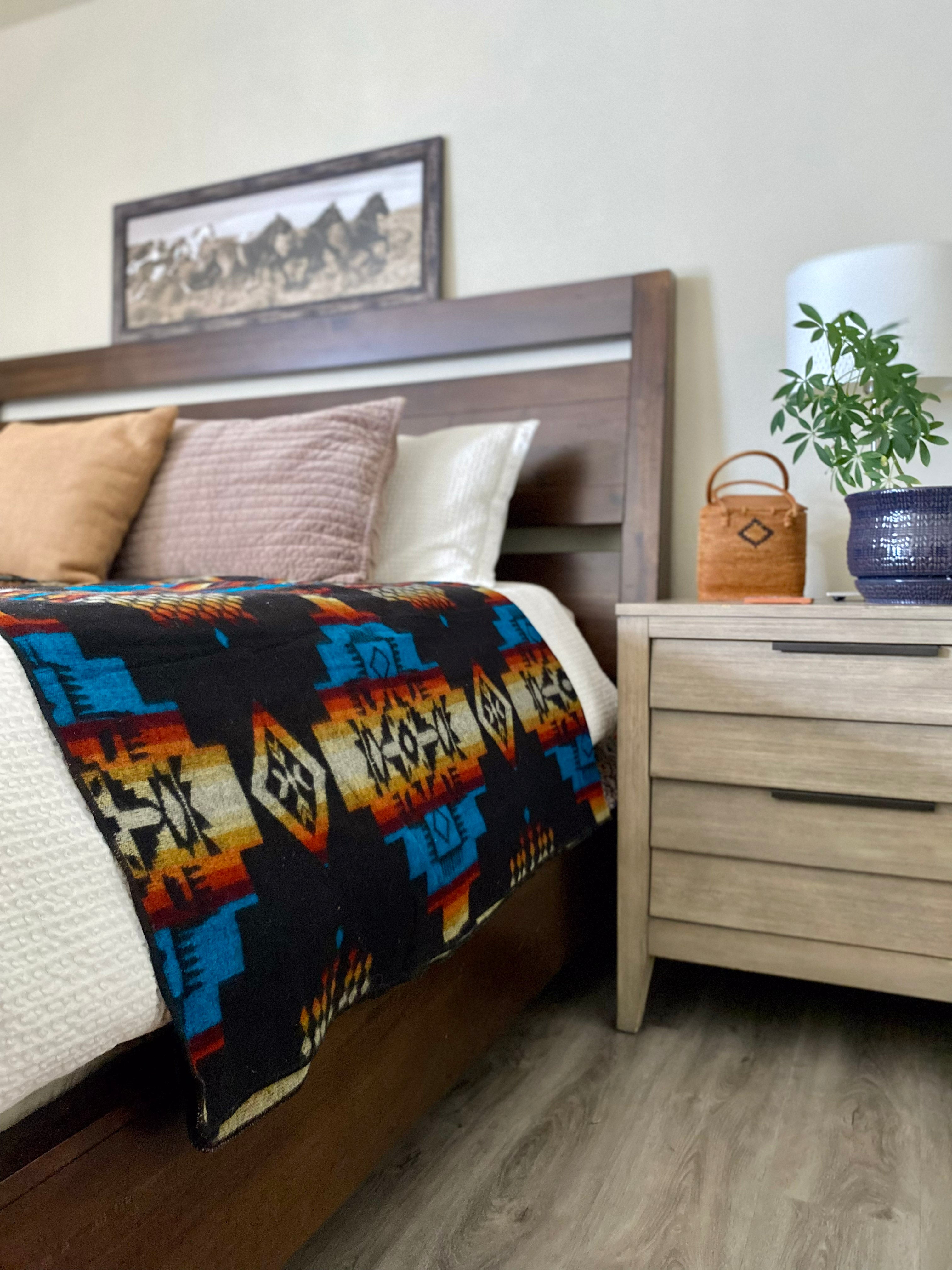 Artisan-Made Southwestern Queen-Sized Blanket - Andes Cliffside