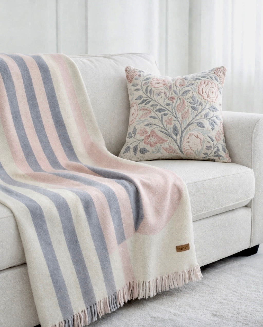 What Does a "Small Team" Actually Bring to the Table? (Hint: It’s Not Just Blankets)