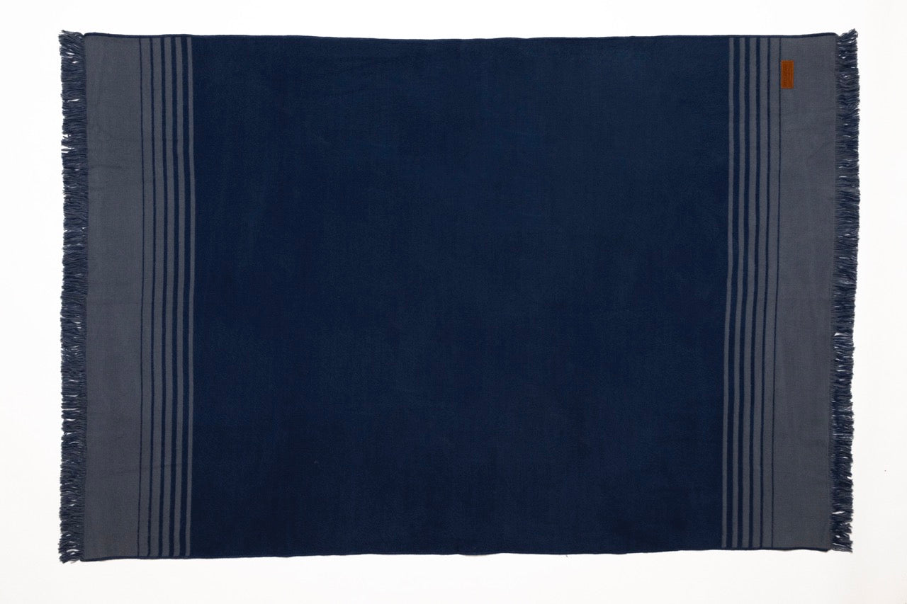 Quilotoa Black and Gray Luxury Throw Blanket