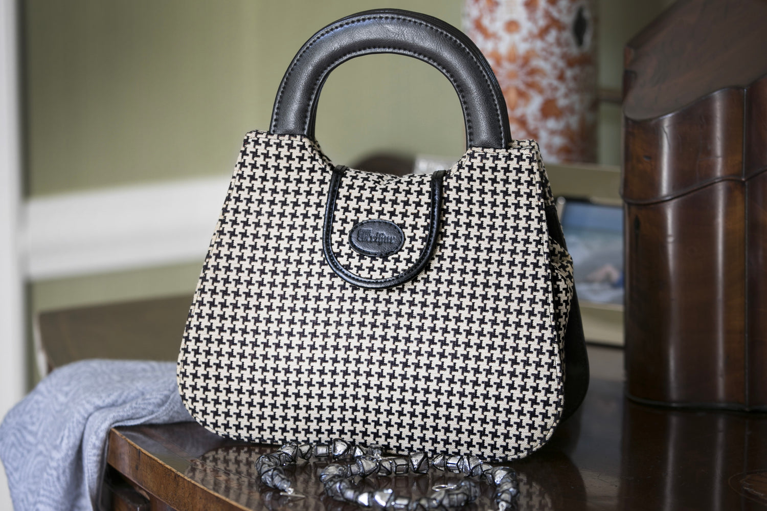 Chequer Houndstooth Loop Purse