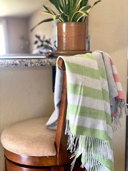 Alpaca Wool Blanket Made in Peru - Alpamayo Blanca