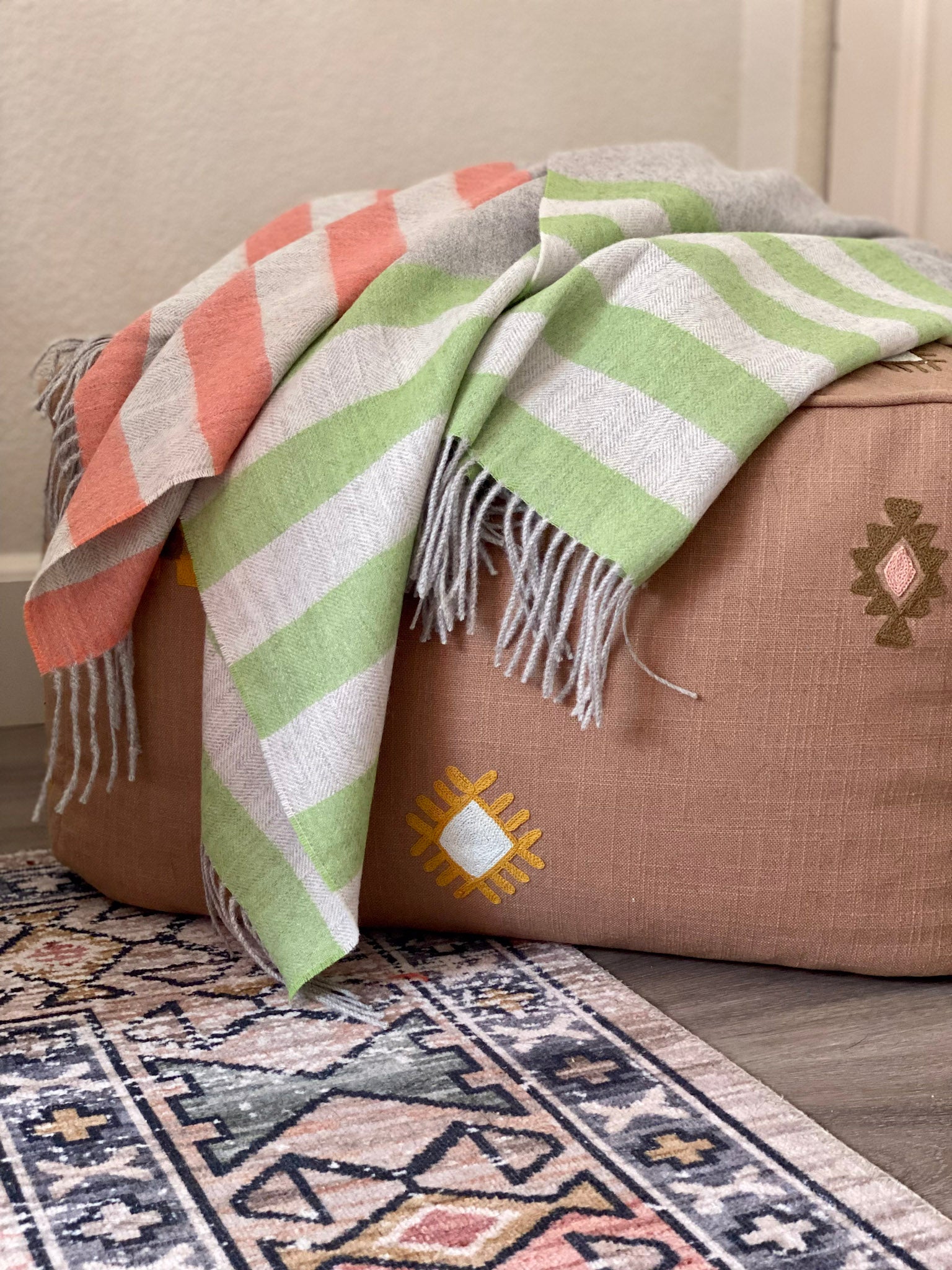 Alpaca Wool Blanket Made in Peru - Alpamayo Blanca