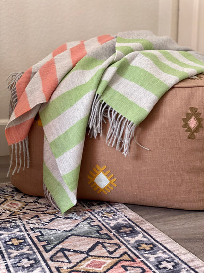 Alpaca Wool Blanket Made in Peru - Alpamayo Blanca