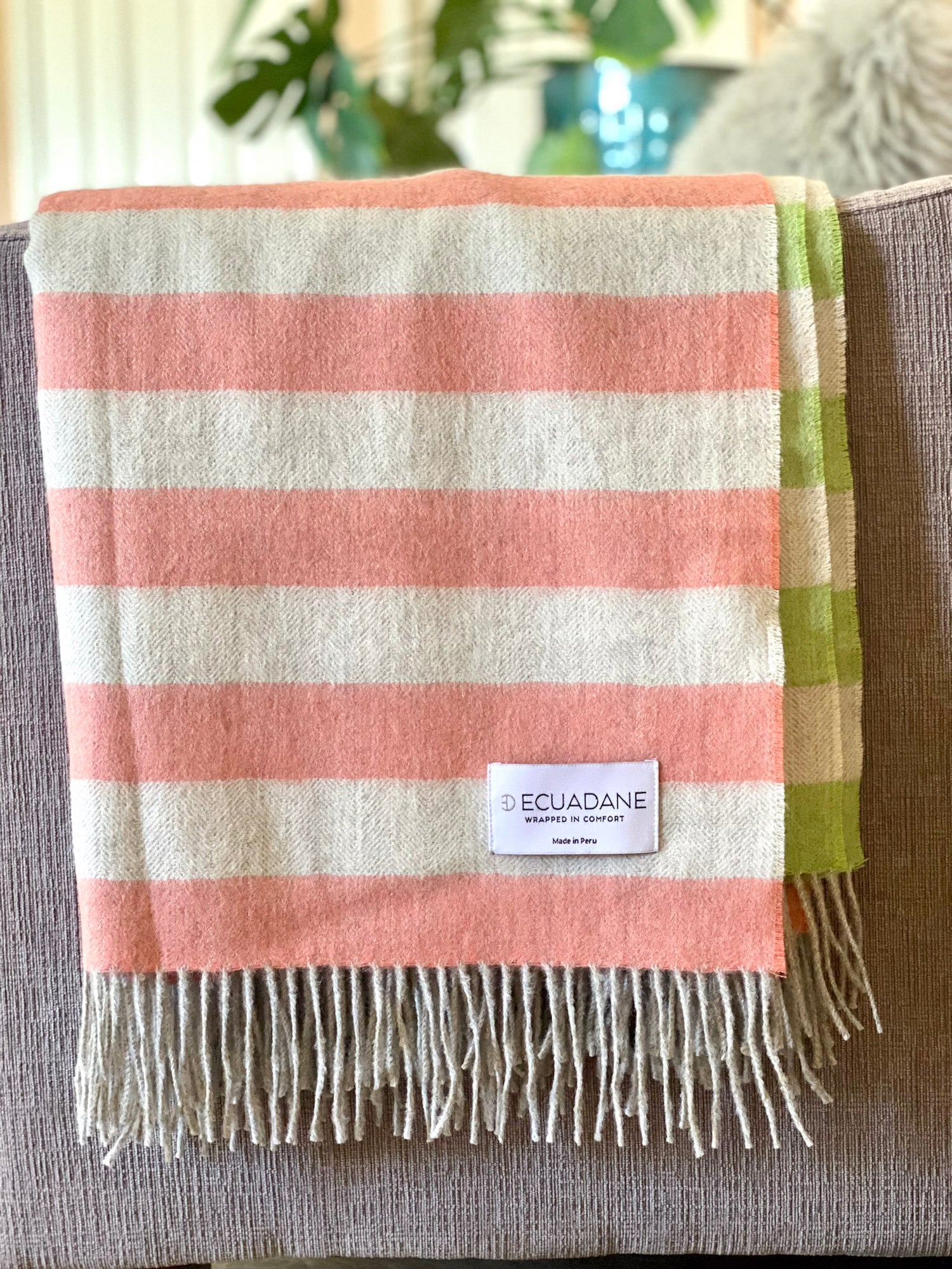 Alpaca Wool Blanket Made in Peru - Alpamayo Blanca