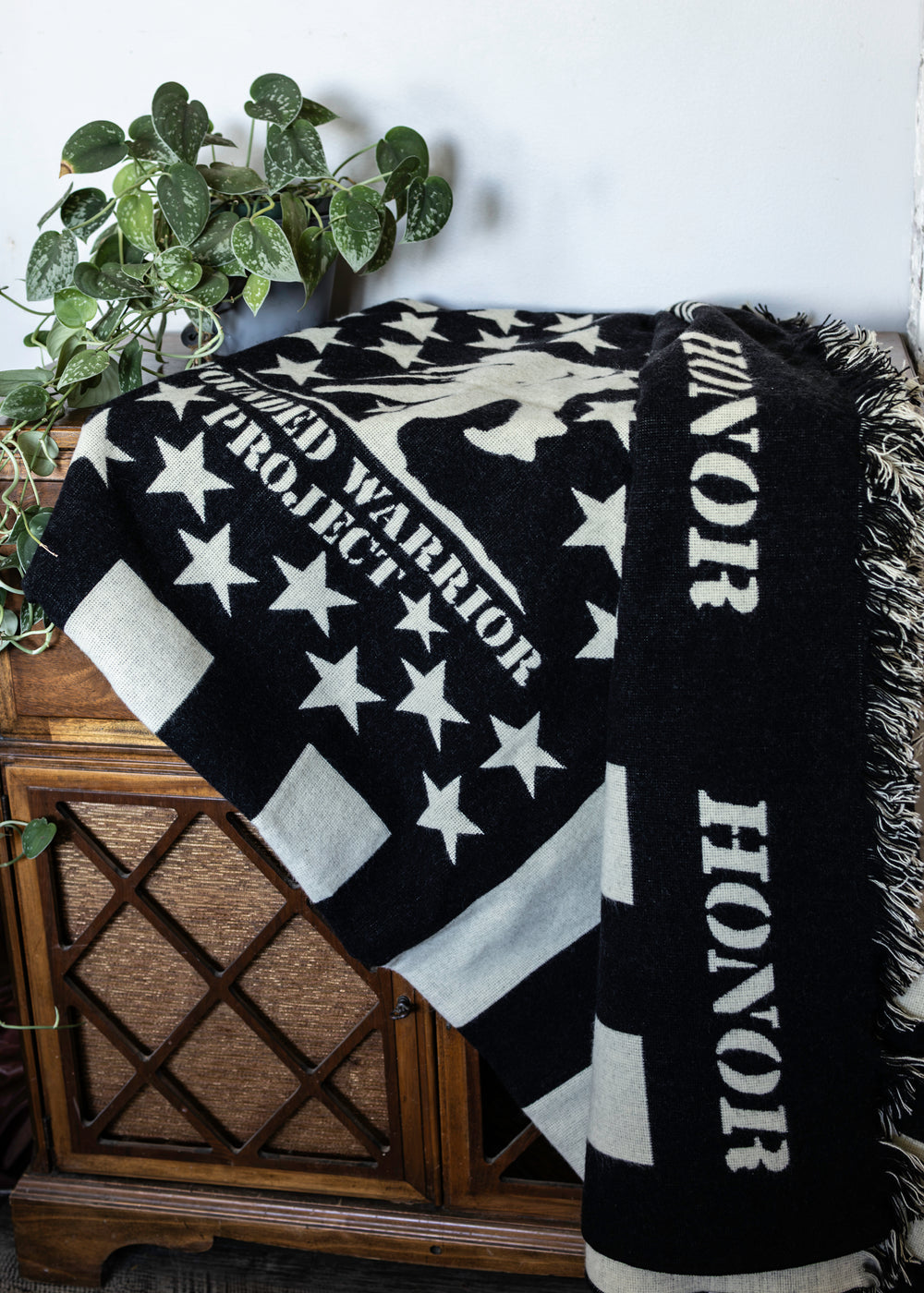Ecuadane custom-woven blanket design example