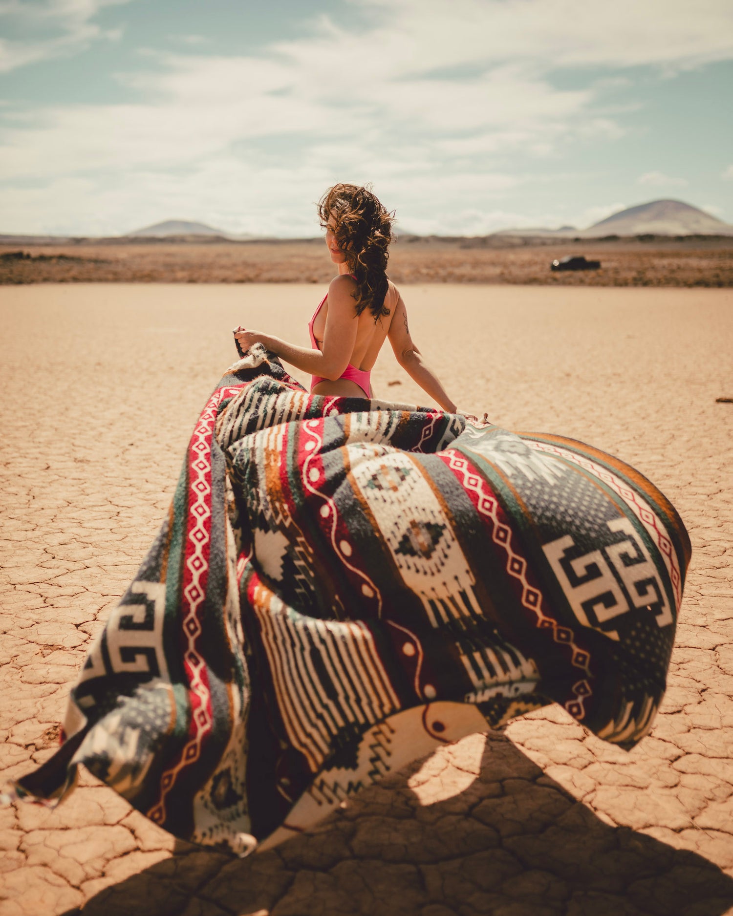 Sumaco Wave Artisan-Crafted Blanket with Southwestern Design