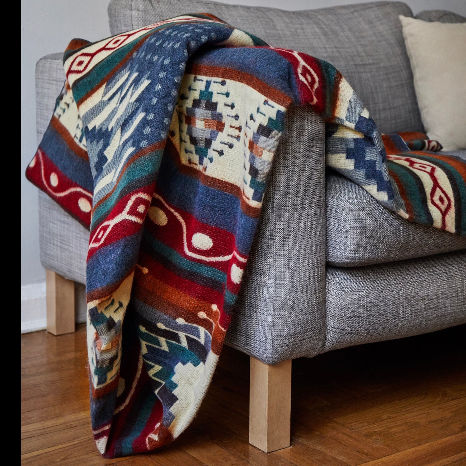 Sumaco Wave Artisan-Crafted Blanket with Southwestern Design